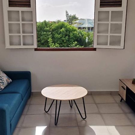 Joli T2 En Bas De Villa Vue Jardin Et Mer Vieux-Habitants Exterior foto